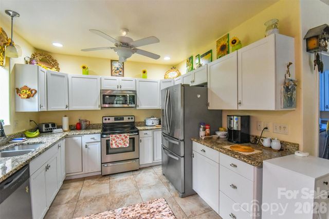 945 N Country Club Road, Brevard, NC 28712