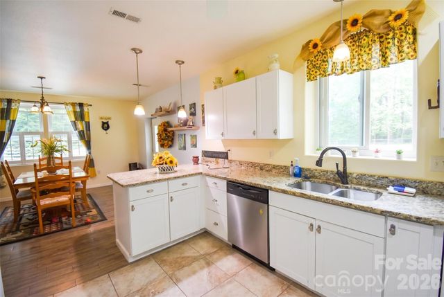 945 N Country Club Road, Brevard, NC 28712