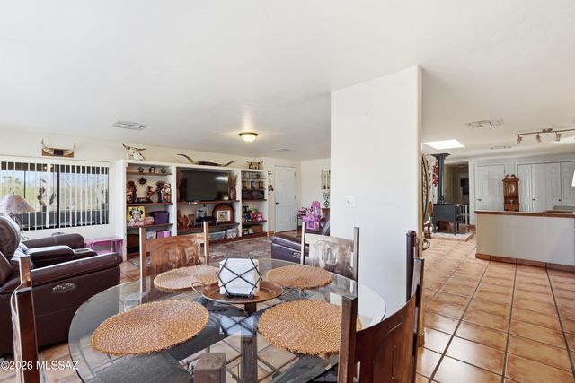 9701 W Calle Anasazi, Tucson, AZ 85735