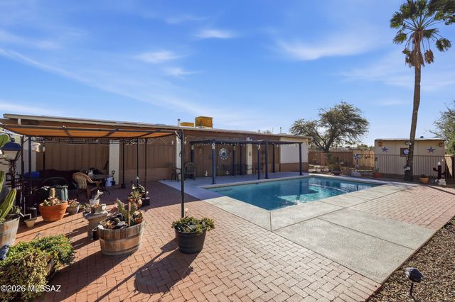 9701 W Calle Anasazi, Tucson, AZ 85735