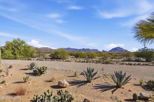 9701 W Calle Anasazi, Tucson, AZ 85735