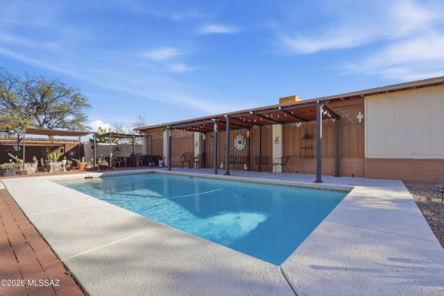 9701 W Calle Anasazi, Tucson, AZ 85735