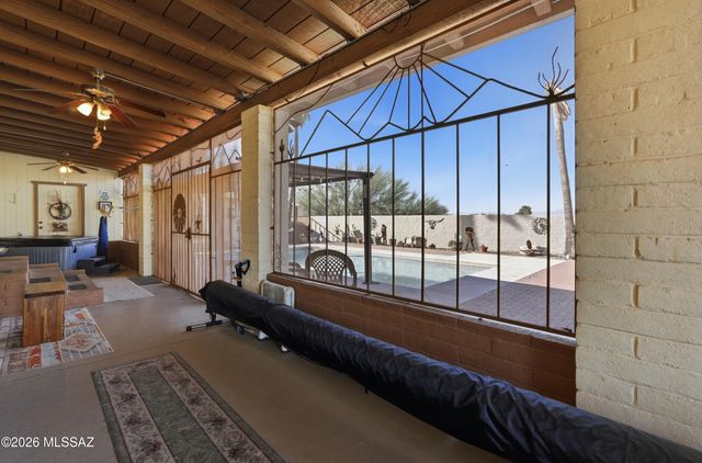 9701 W Calle Anasazi, Tucson, AZ 85735