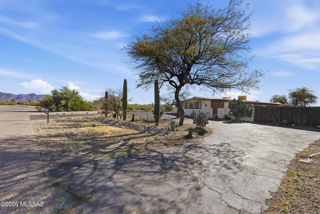 9701 W Calle Anasazi, Tucson, AZ 85735