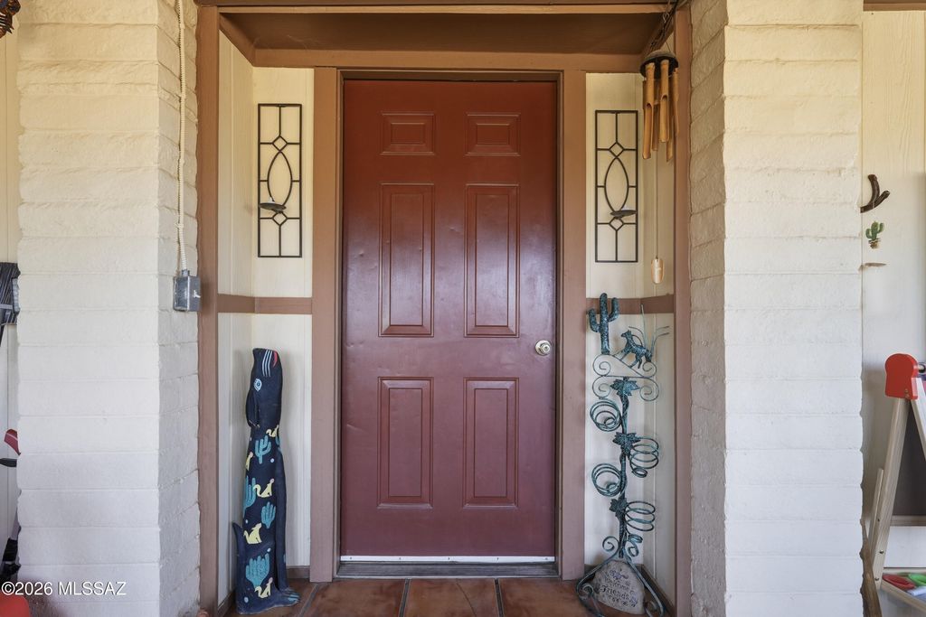 Image 12 of property listing at 9701 W Calle Anasazi, Tucson, AZ 85735