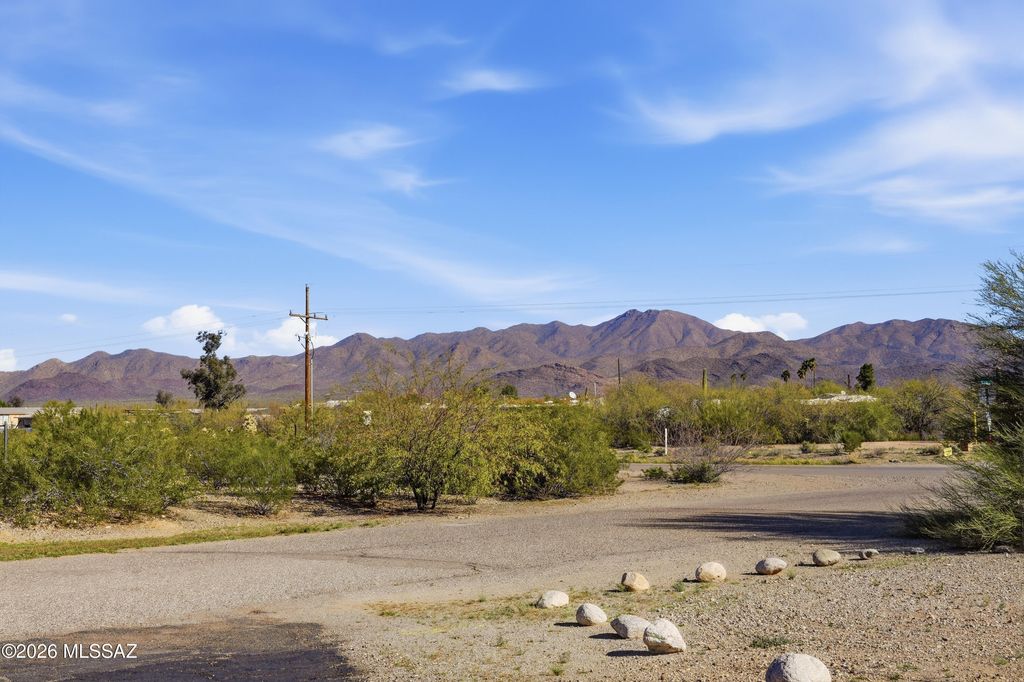 Image 34 of property listing at 9701 W Calle Anasazi, Tucson, AZ 85735