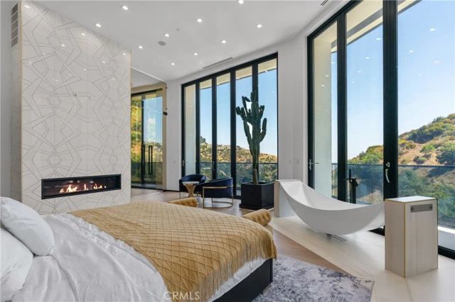 8144 Gould, Los Angeles, CA 90046