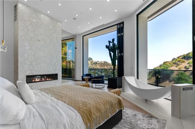 8144 Gould, Los Angeles, CA 90046