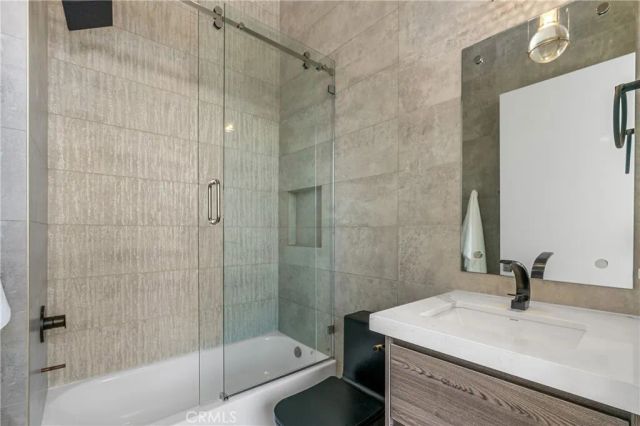 8144 Gould, Los Angeles, CA 90046