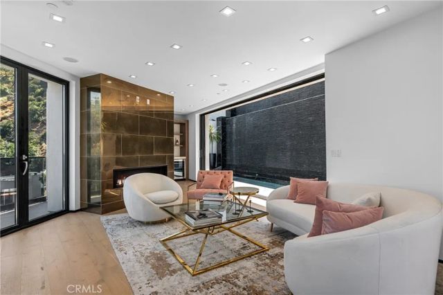 8144 Gould, Los Angeles, CA 90046