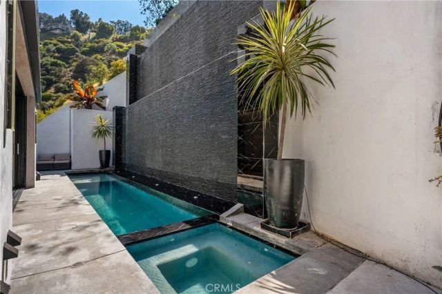 8144 Gould, Los Angeles, CA 90046