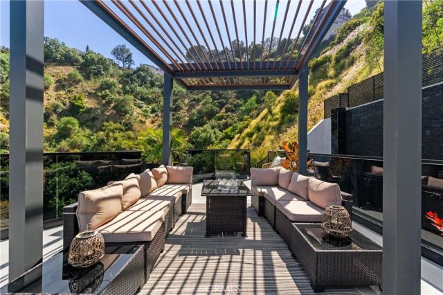 8144 Gould, Los Angeles, CA 90046