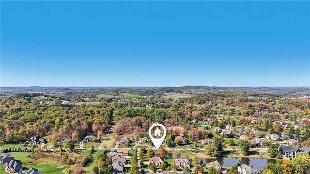 201 Emerson Pines Dr, Cranberry Twp, PA 16066