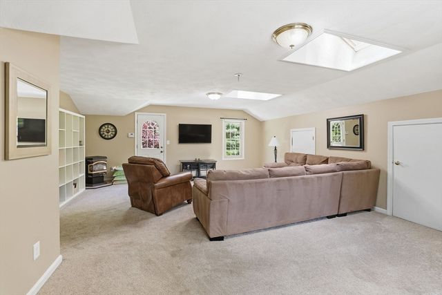 5 Brook St, Middleboro, MA 02346