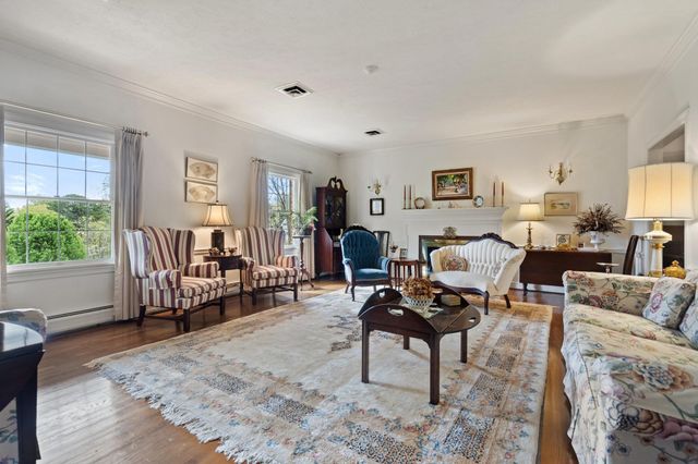 500 WAKEFIELD CIR, Staunton, VA 24401