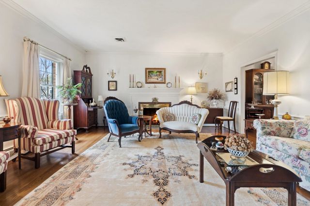 500 WAKEFIELD CIR, Staunton, VA 24401
