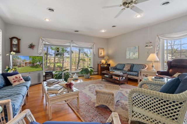 500 WAKEFIELD CIR, Staunton, VA 24401