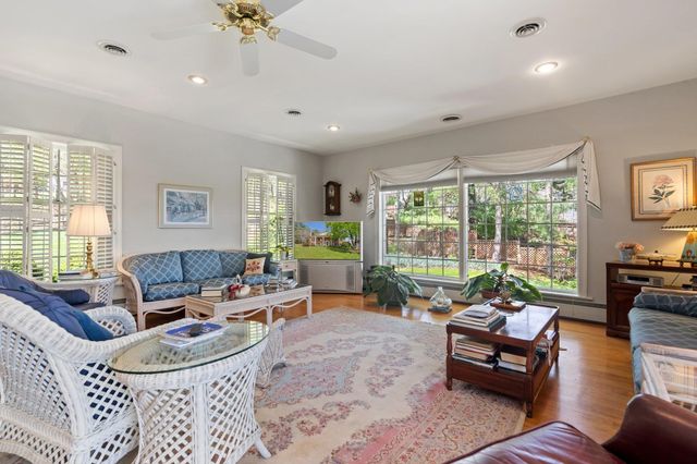500 WAKEFIELD CIR, Staunton, VA 24401