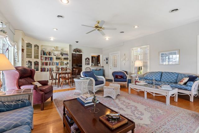 500 WAKEFIELD CIR, Staunton, VA 24401