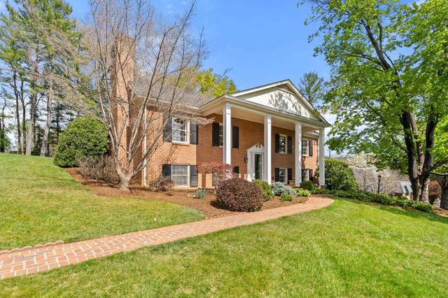 500 WAKEFIELD CIR, Staunton, VA 24401
