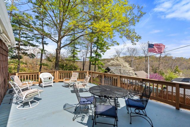 500 WAKEFIELD CIR, Staunton, VA 24401