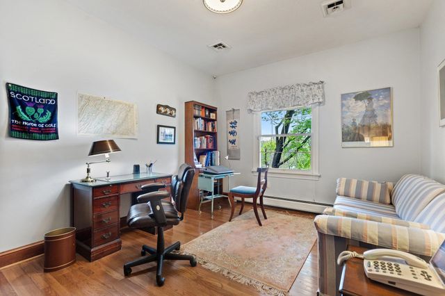 500 WAKEFIELD CIR, Staunton, VA 24401