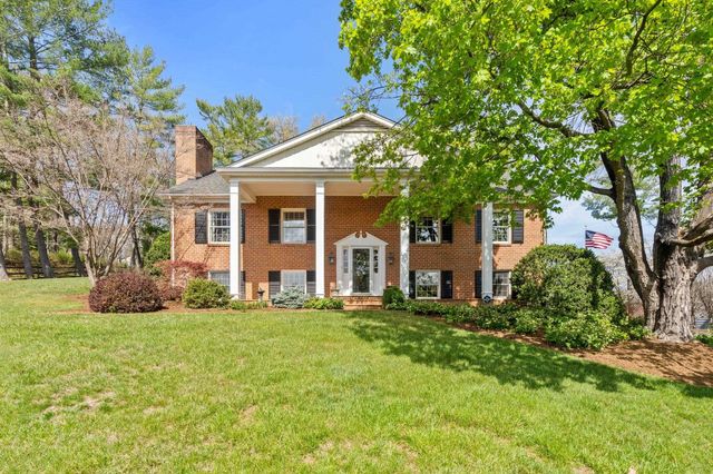 500 WAKEFIELD CIR, Staunton, VA 24401