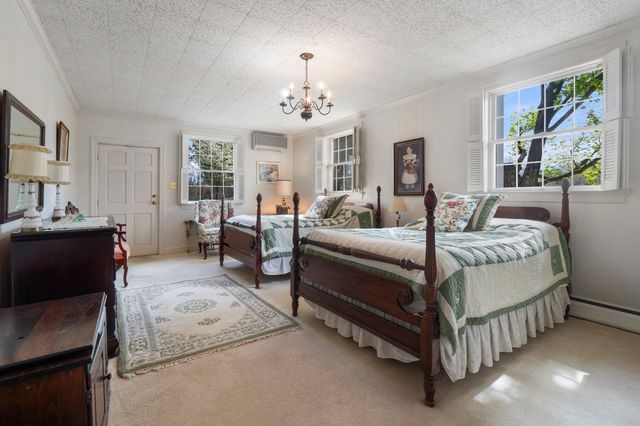 500 WAKEFIELD CIR, Staunton, VA 24401