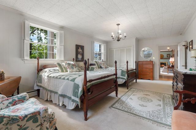 500 WAKEFIELD CIR, Staunton, VA 24401