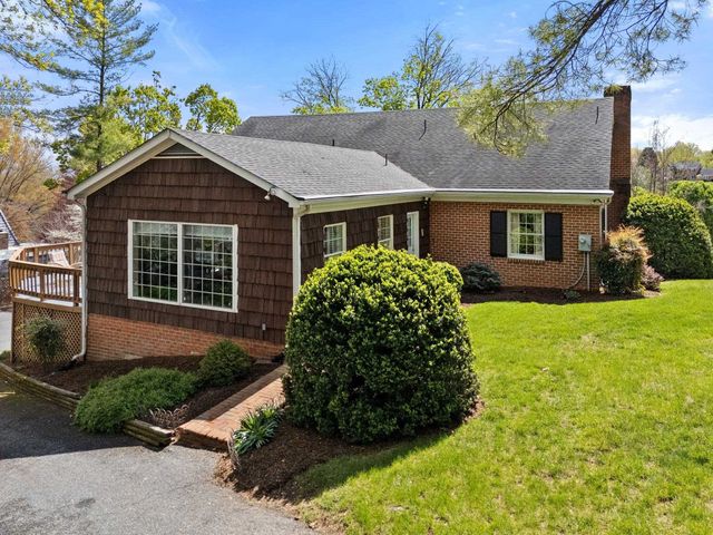 500 WAKEFIELD CIR, Staunton, VA 24401