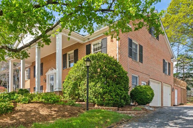 500 WAKEFIELD CIR, Staunton, VA 24401
