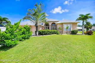 393 Farley Street SW, Palm Bay, FL 32908