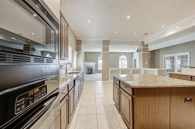 3718 Quarter Horse Trail, Manvel, TX 77578