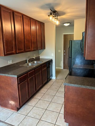 5950 Oakwood Drive 3H, Lisle, IL 60532