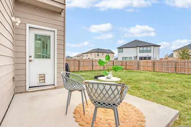 2077 Oxbow, New Braunfels, TX 78130