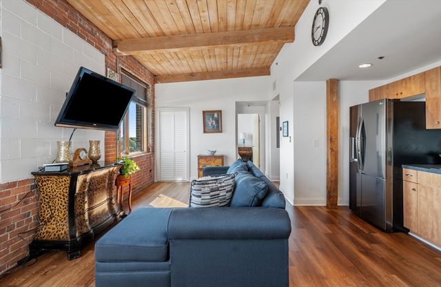 147 Centre Street 603, Brockton, MA 02302