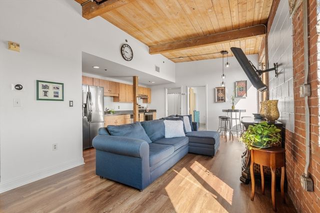 147 Centre Street 603, Brockton, MA 02302