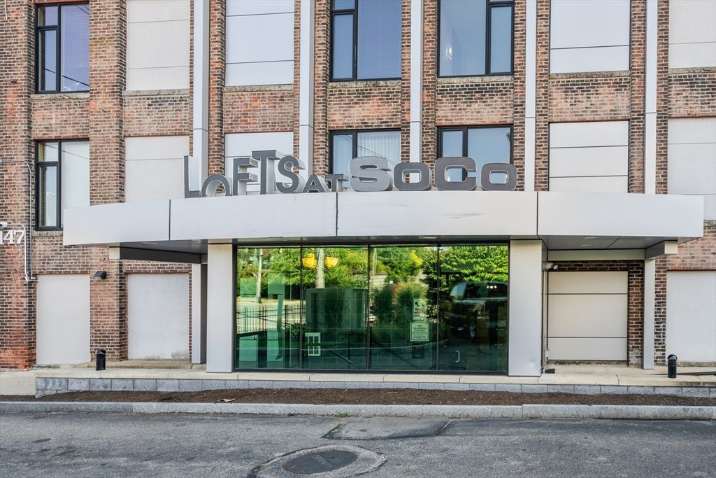 147 Centre Street 603, Brockton, MA 02302