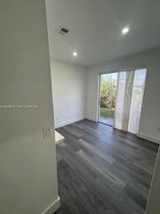 17820 NW 73rd Ave 101-1, Hialeah, FL 33015