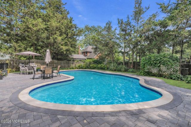 416 Roosevelt Avenue, Oakhurst, NJ 07755