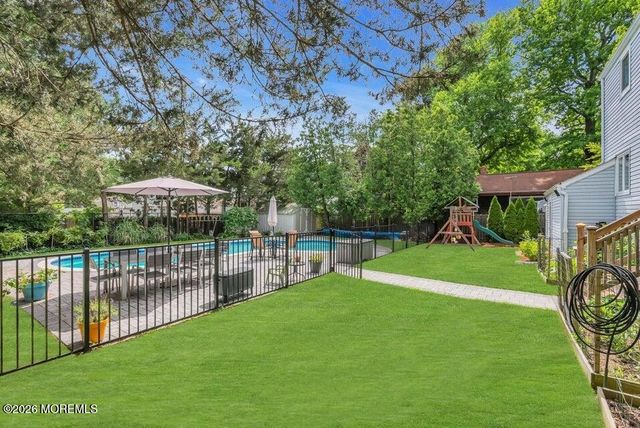 416 Roosevelt Avenue, Oakhurst, NJ 07755