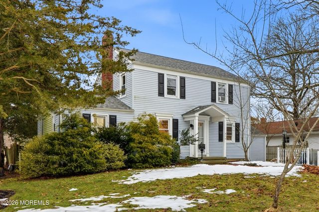 416 Roosevelt Avenue, Oakhurst, NJ 07755