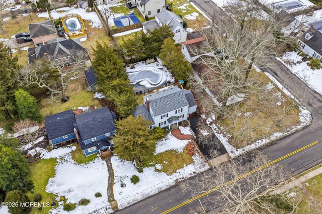 416 Roosevelt Avenue, Oakhurst, NJ 07755