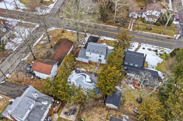 416 Roosevelt Avenue, Oakhurst, NJ 07755