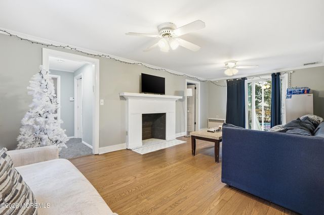 416 Roosevelt Avenue, Oakhurst, NJ 07755