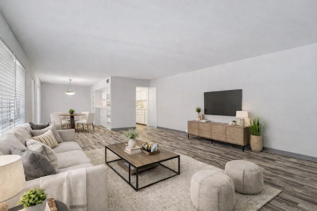 2815 Greenridge Drive 2-172, North Houston, TX 77057