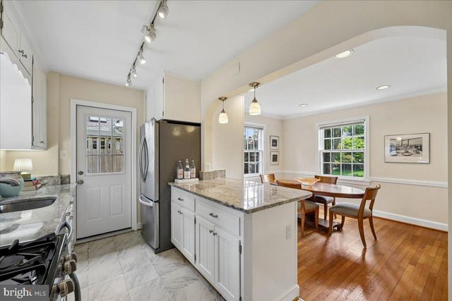 5805 ROOSEVELT ST, Bethesda, MD 20817