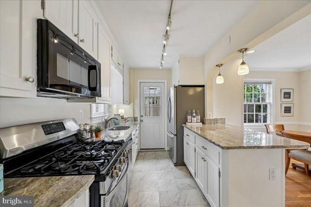 5805 ROOSEVELT ST, Bethesda, MD 20817