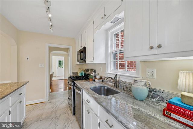 5805 ROOSEVELT ST, Bethesda, MD 20817