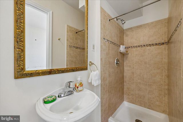 5805 ROOSEVELT ST, Bethesda, MD 20817